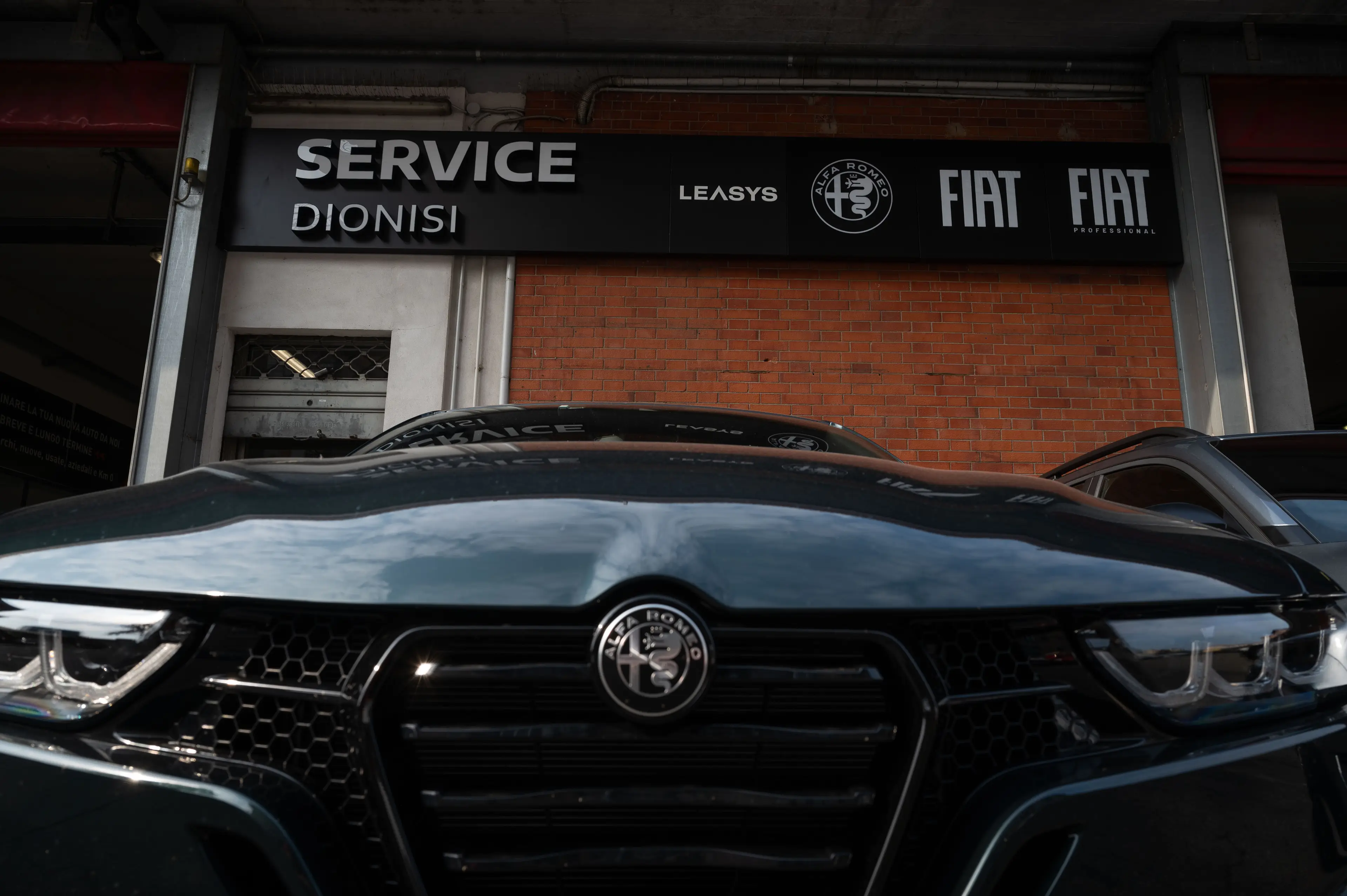 L’insegna Service Dionisi, centro autorizzato Fiat, Fiat Professional e Alfa Romeo · Dionisi Rent&Service · dionisigroup.it